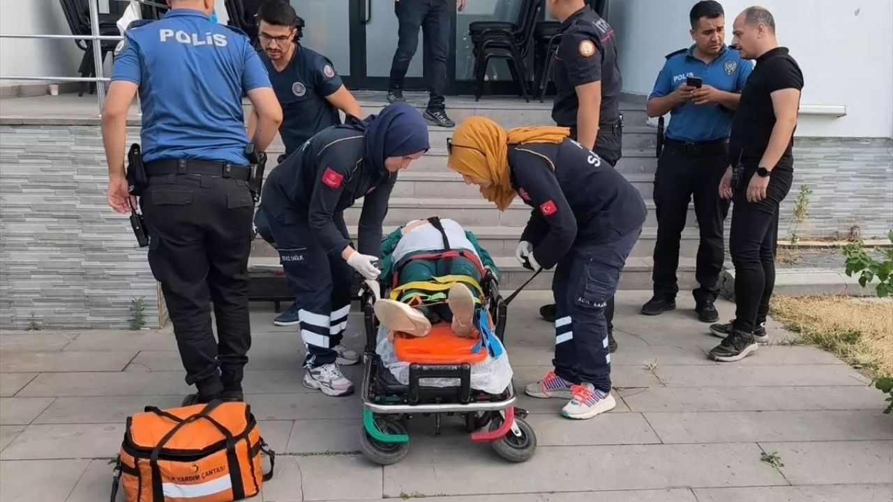 Kütahya'da Kadın Lokalinde Tavan Çökmesi İşletme Sahibi Yaralandı