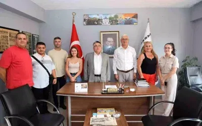 Rektör Özölçer, Gazetecilere Tam Destek Veriyor