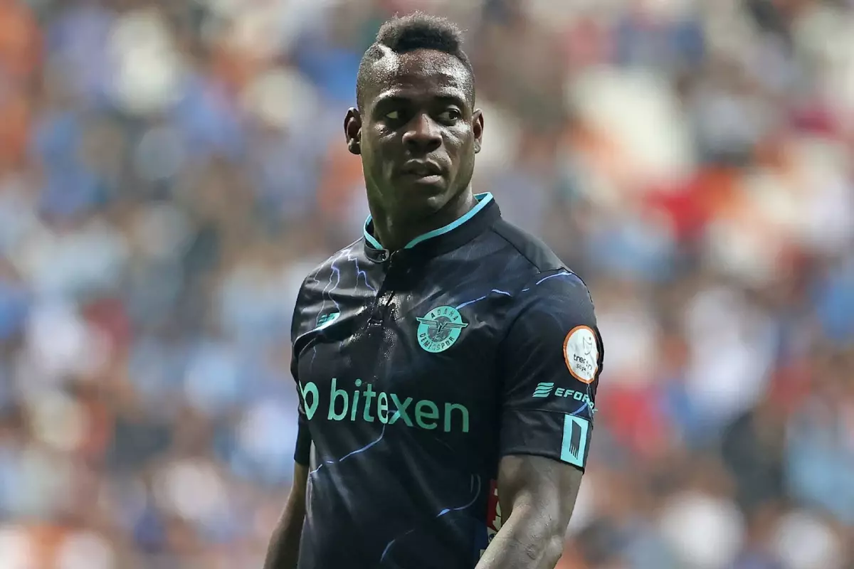 bu-hallere-de-mi-dusecekti-mario-balotelli-18937520_2183_amp.jpg