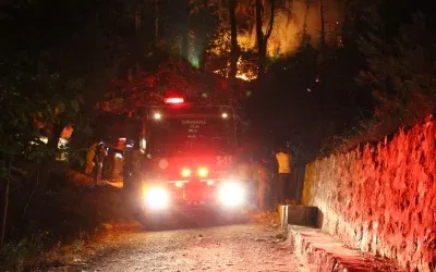 Bayramiç’te Orman Yangını Kontrol Altında Tutulmaya Çalışılıyor