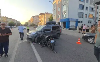 Elazığ’da Motosiklet ve Hafif Araç Çarpıştı: 3 Yaralı
