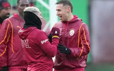 Galatasaray’dan ayrılan oyuncu ailesiyle birlikte yurtdışına gitti
