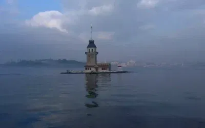İstanbul Boğazı’nda Sis Etkisi: Görüş Mesafesi Azalıyor