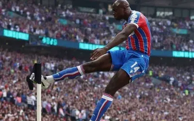 Liverpool, kupayı penaltılarda kaybederek şampiyonluğu Crystal Palace’e kaptırdı!