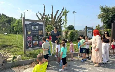 Düzce Üniversitesi Kampüsünde Çocuklar Botanik Bahçesinde Doğayı Keşfetti