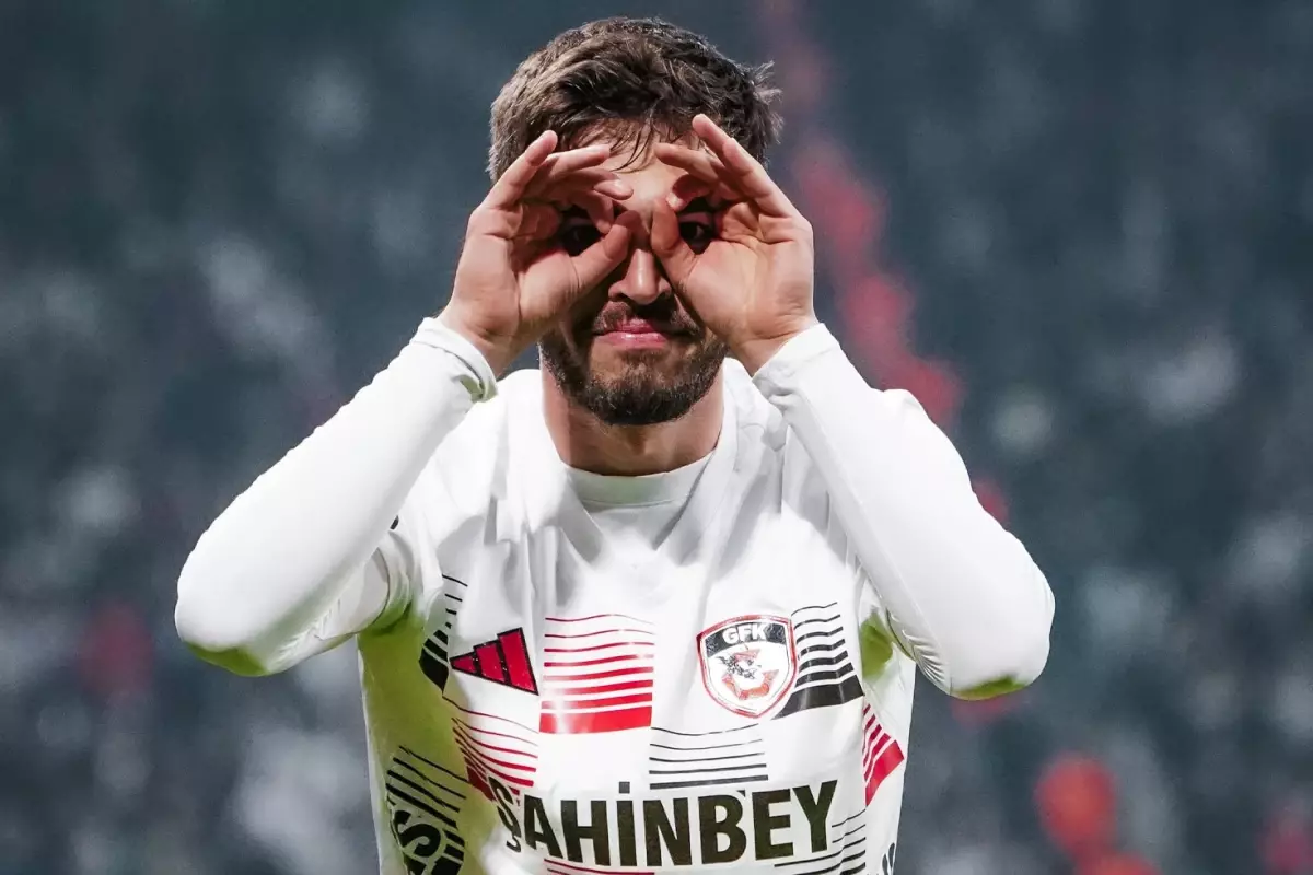 super-lig-devinden-arda-kizildag-surprizi-18912063_9883_amp.jpg