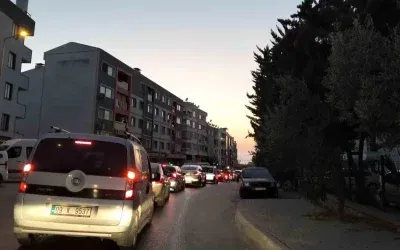 Kuşadası’nda Trafik Sorunları Gittikçe Büyüyor