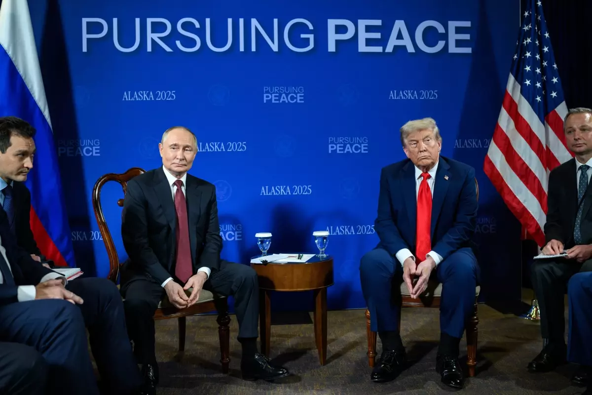 trump-ile-putin-zirve-sonrasi-aciklamalarda-18952437_amp.jpg
