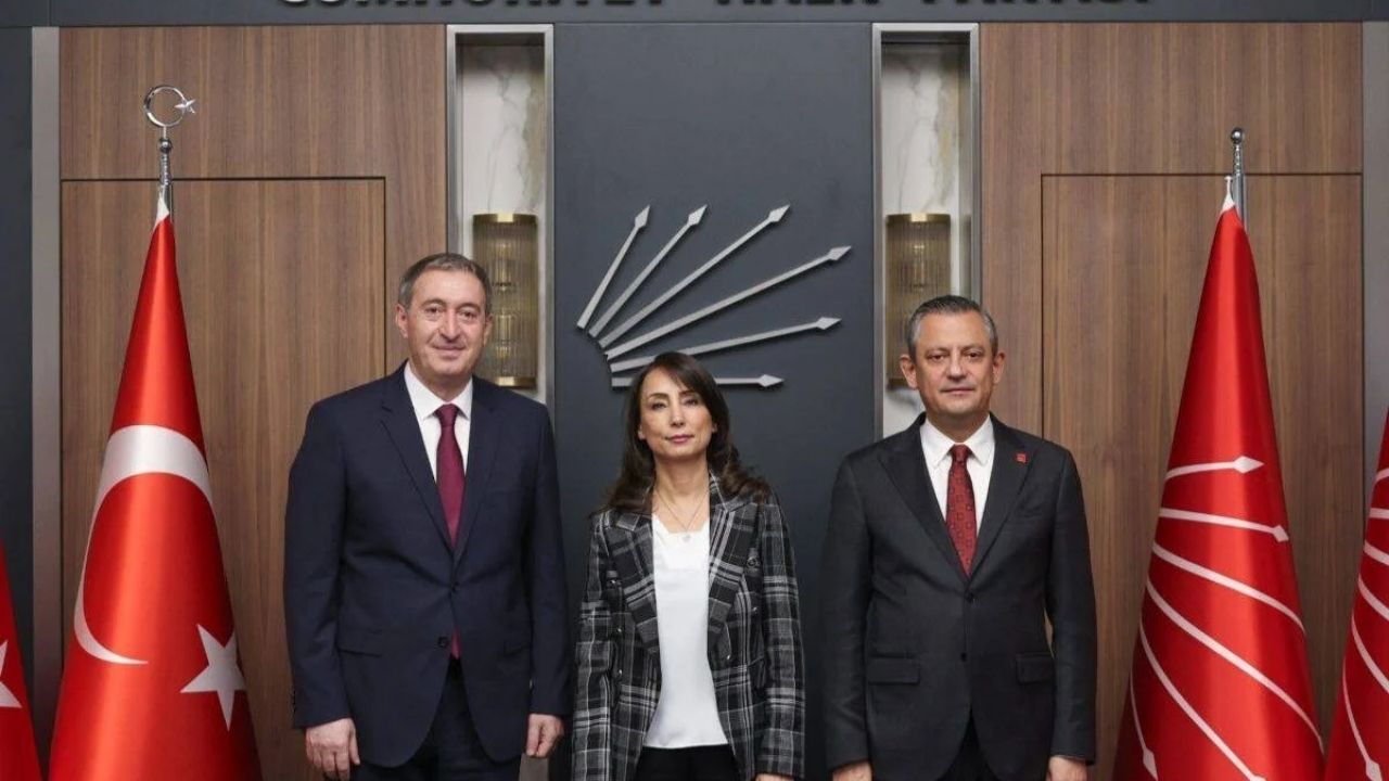 DEM Partili Bakırhan, Ziyaret sonrası Özgür Özel'i mest etti.