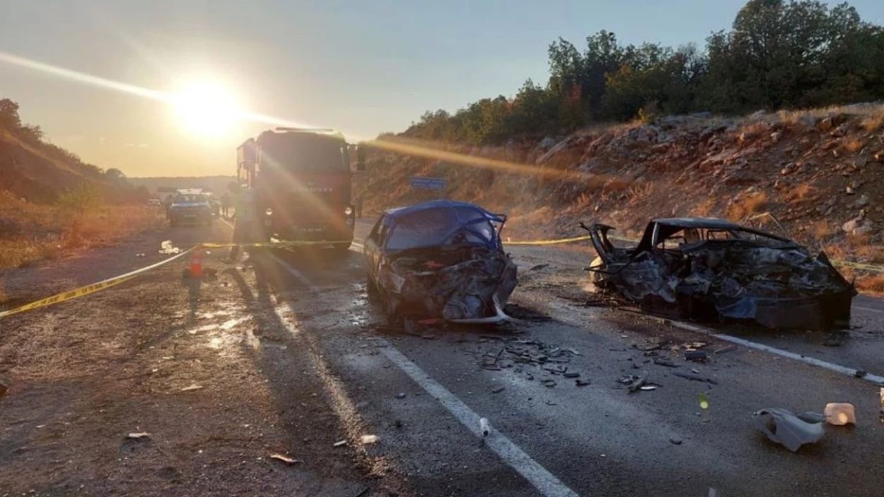 Karabük'te Korkunç Kaza 3 Kişi Hayatını Kaybetti
