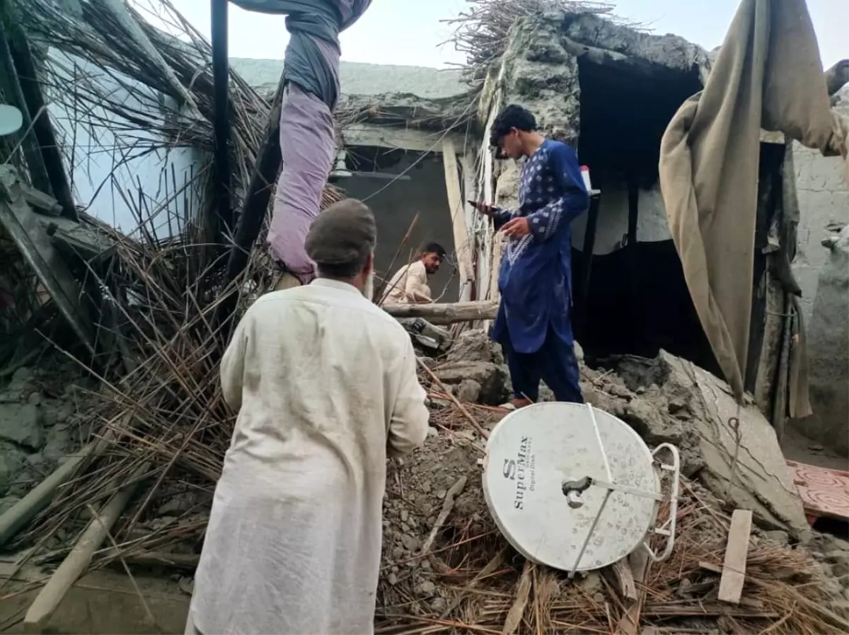 afganistan-da-6-0-buyuklugunde-deprem-en-az-2-19000972_amp.jpg