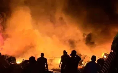 Hatay’da Hurdalık Alanında Yangın Çıktı, İtfaiye Müdahale Etti