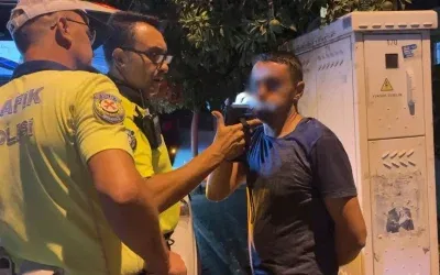 Alkollü Sürücü Aydın’da 3 Araçla Kaza Yaptı