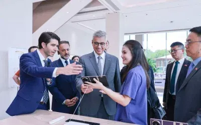 Sağlık Bakanı Kemal Memişoğlu, Huawei Genel Merkezi’ni Ziyaret Etti