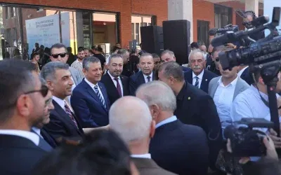 CHP Lideri Özel, İBB Okulu Açılışında Elazığ’da Boy Gösterdi