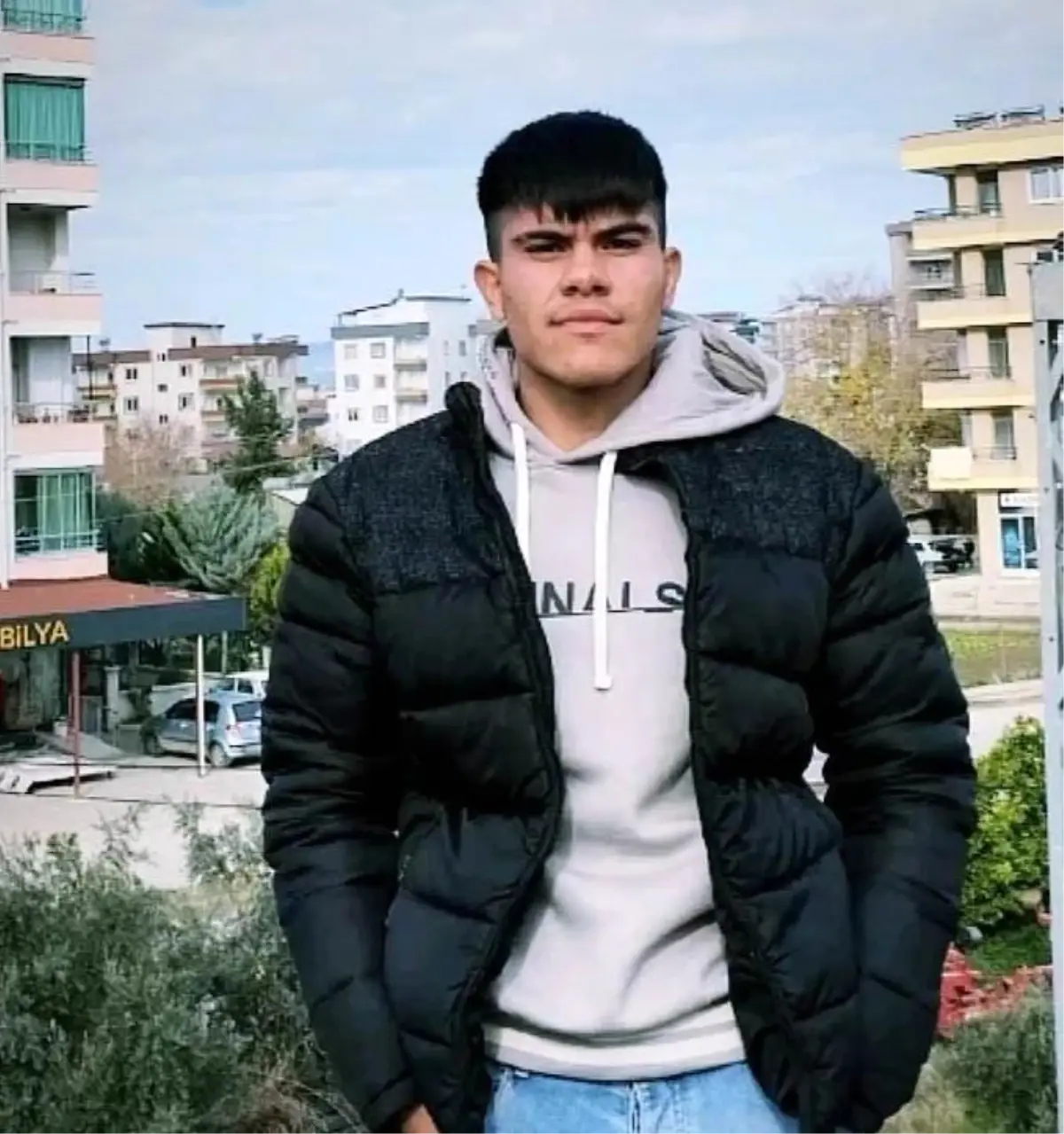 devrilen-traktorun-altinda-kalan-genc-hayatin-19052191_amp.jpg