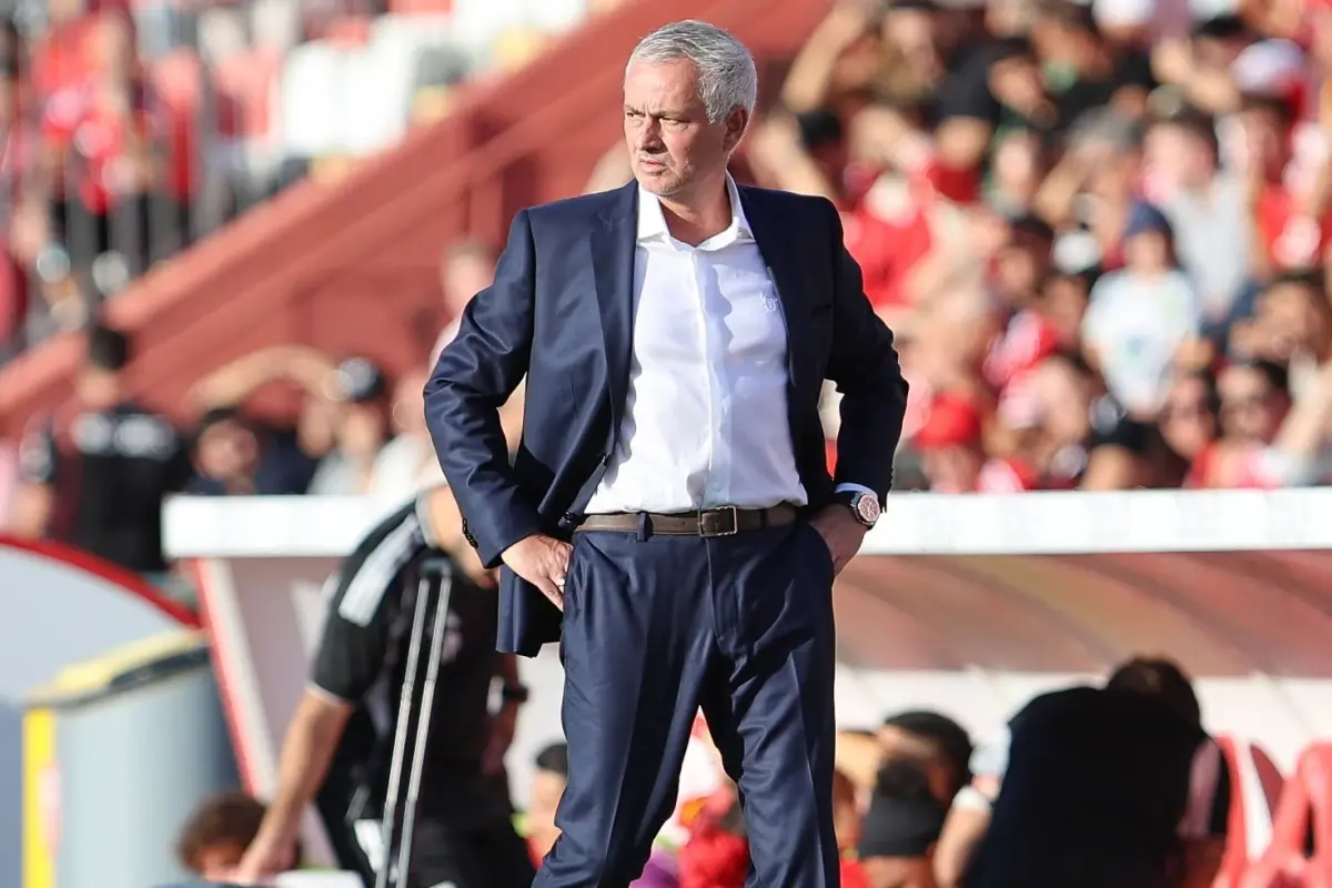 fenerbahce-de-kazakla-maca-cikan-mourinho-nun-19070060_830_amp.jpg