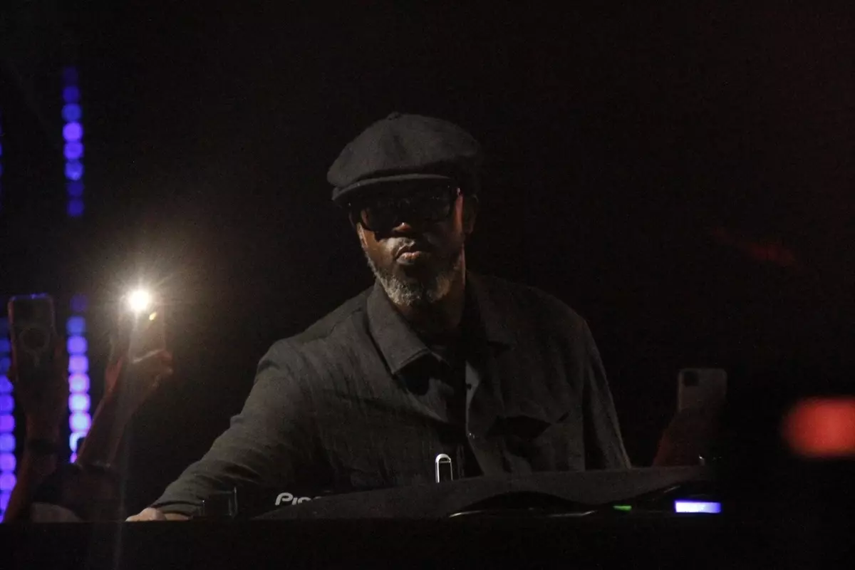 grammy-odullu-black-coffee-antalya-da-konser-19015213_amp.jpg
