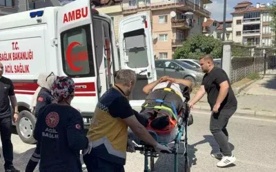 Düzce’de Hafif Ticari Araç ile Motosiklet Kaza Yaptı: 1 Yaralı