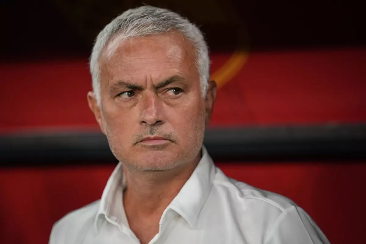 jose-mourinho-fenerbahce-yi-takibi-birakti-19026271_2793_amp.jpg