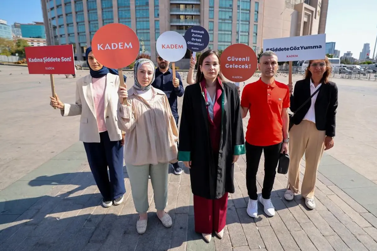 kadem-den-kadin-cinayetleri-icin-adalet-cagrisi-19037926_5832_amp.jpg
