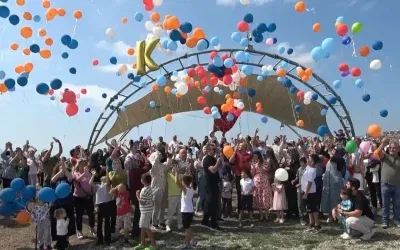 Kağan Akan için balonlar gökyüzüne uçtu