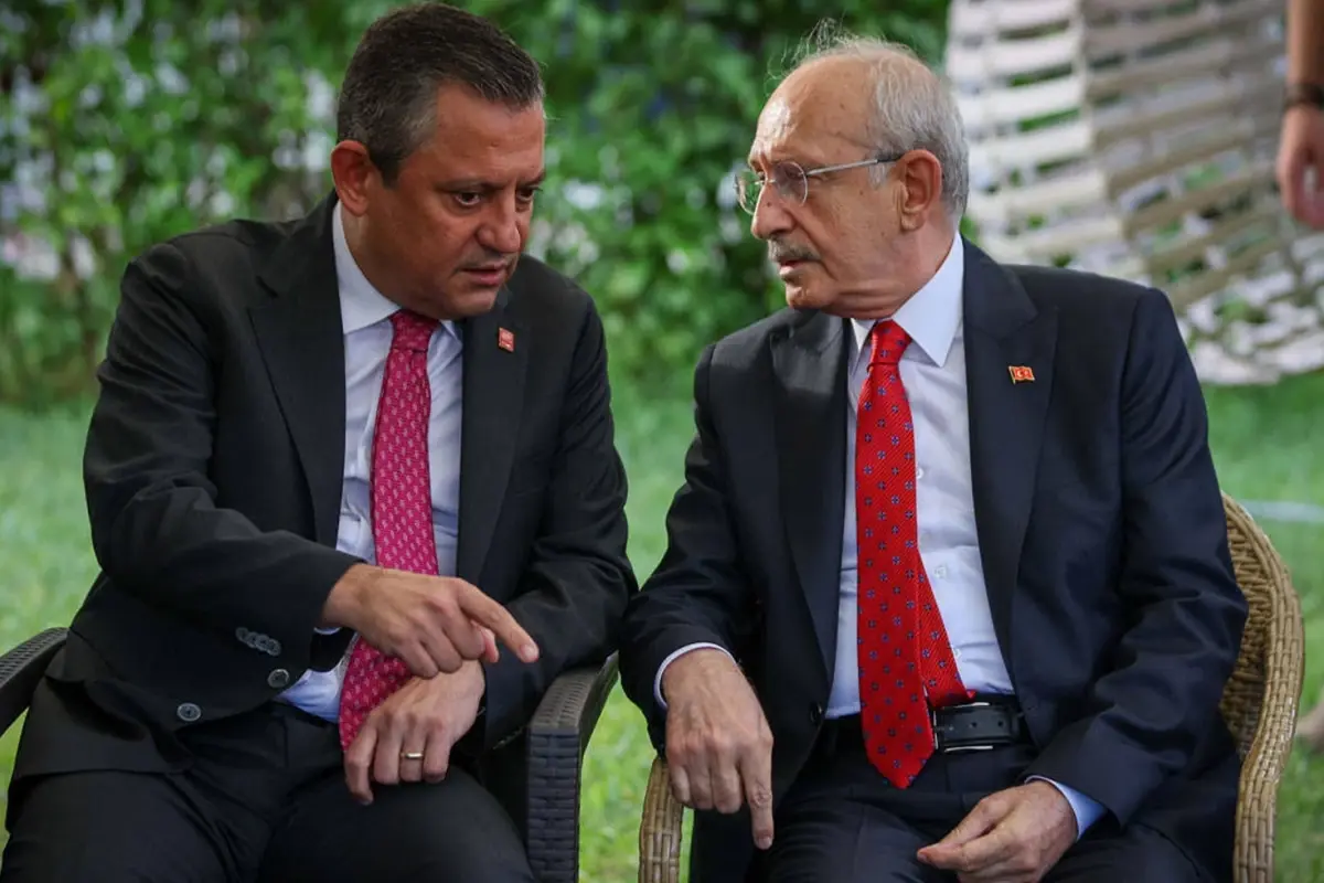 kilicdaroglu-ve-ozgur-ozel-den-surpriz-bulusma-19055804_8848_amp.jpg