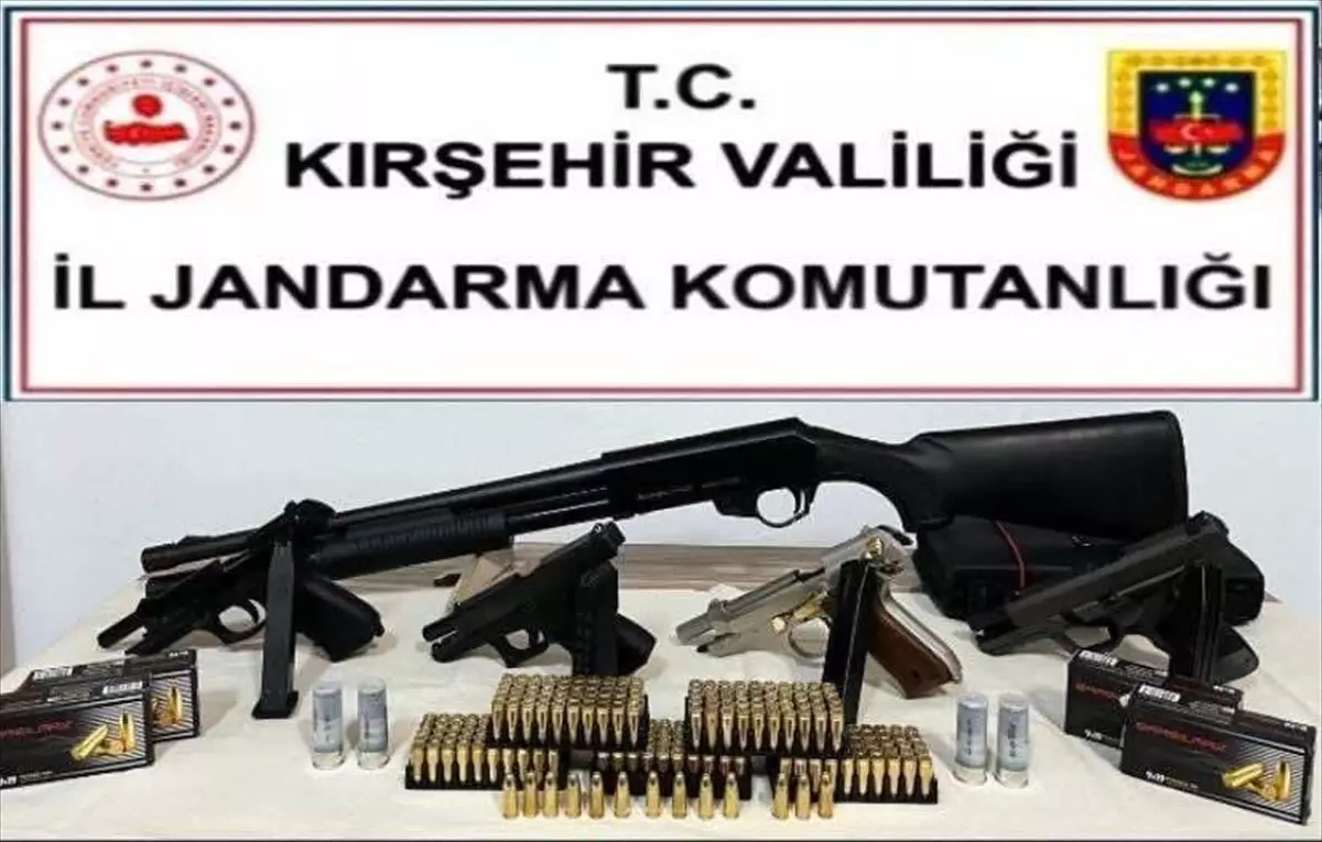 kirsehir-de-ruhsatsiz-silah-tasiyan-5-zanli-19029652_amp.jpg