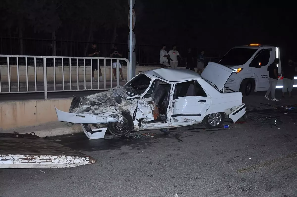 mersin-de-trafik-kazasinda-1-kisi-oldu-8-kisi-19043181_amp.jpg