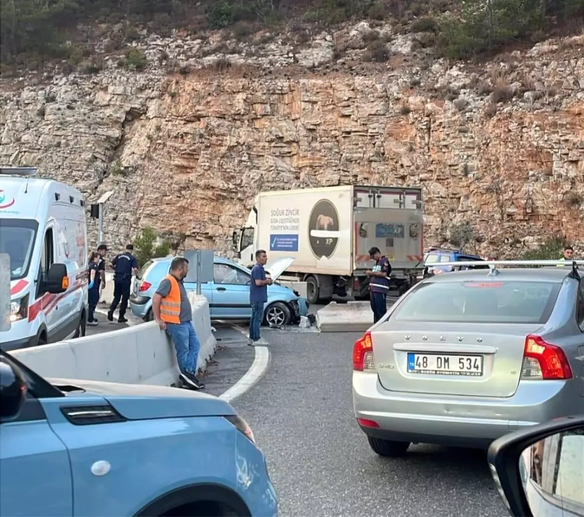 mugla-da-trafik-kazasi-2-yarali-19021073_amp.jpg