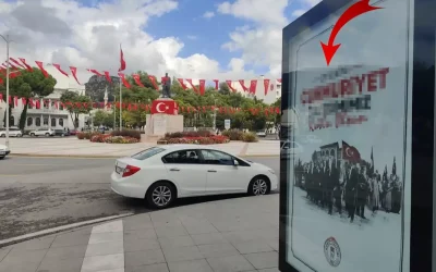 29 Ekim’de afişte “Cumhuriyet” yanlış yazıldı, valilik hemen düzeltti.