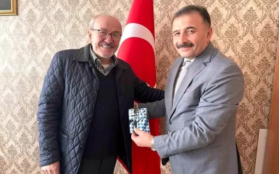 45 Yıl Aradan Sonra Öğretmeni Sözünü Tuttu, Öğrencisini Duygulandırdı