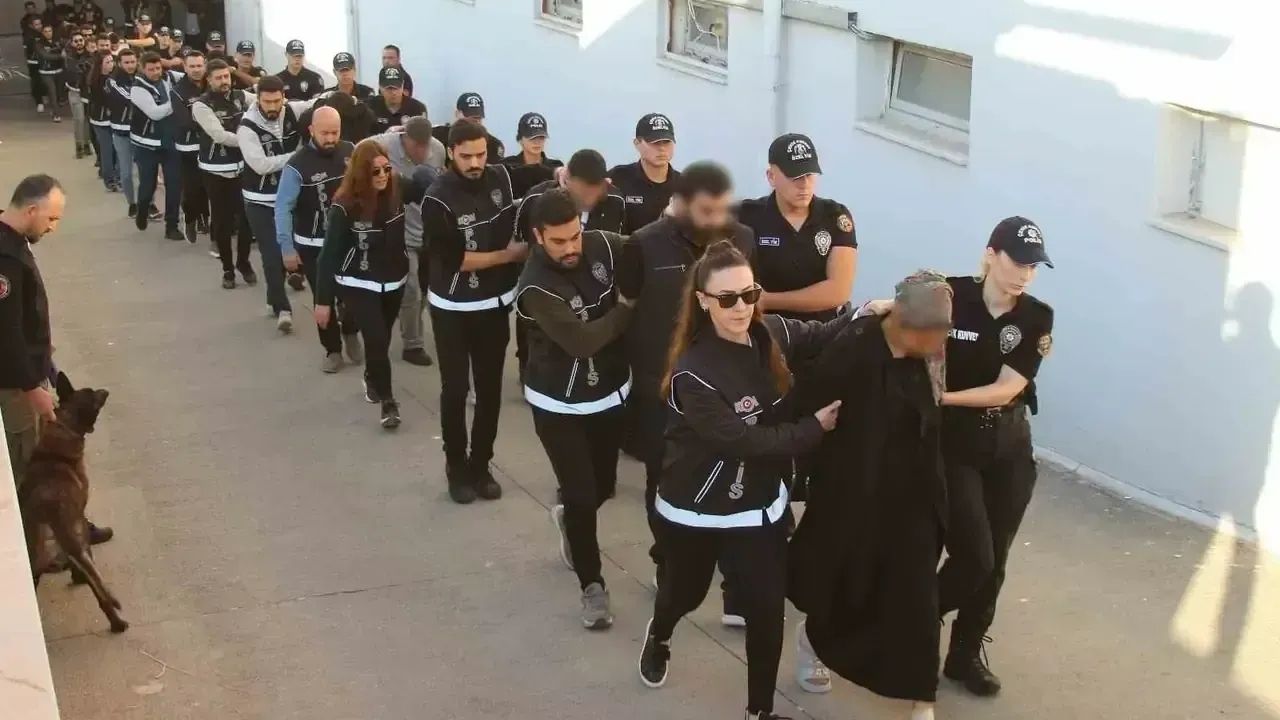 Adana Merkezli 10 İlde Eş Zamanlı Operasyon Bayğaralar Suç Örgütüne Darbe, 96 Tutuklama