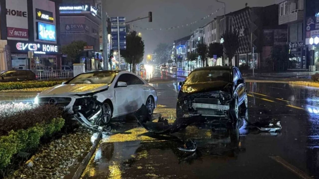 Düzce'de Işık İhlaliyle Meydana Gelen Kaza 1 Yaralı
