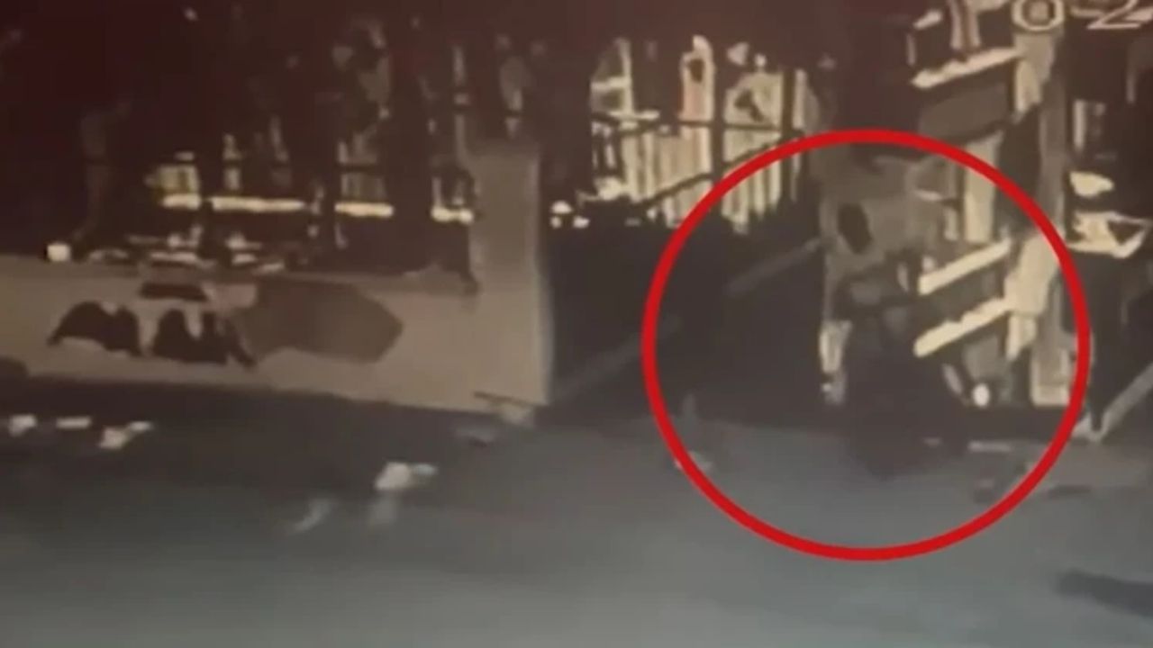 Küçük Yiğit Cem'in Mezarını dar Oyuncaklar Çalındı! Karıştırdıla (1)