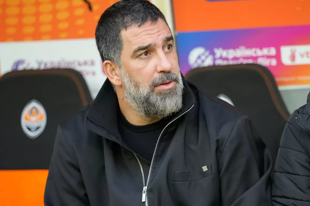 arda-turan-dan-4-1-lik-yenilgi-sonrasi-dikkat-19120335_5907_amp.jpg