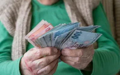 Emeklilere özel bankalar arasında büyük promosyon yarışı!