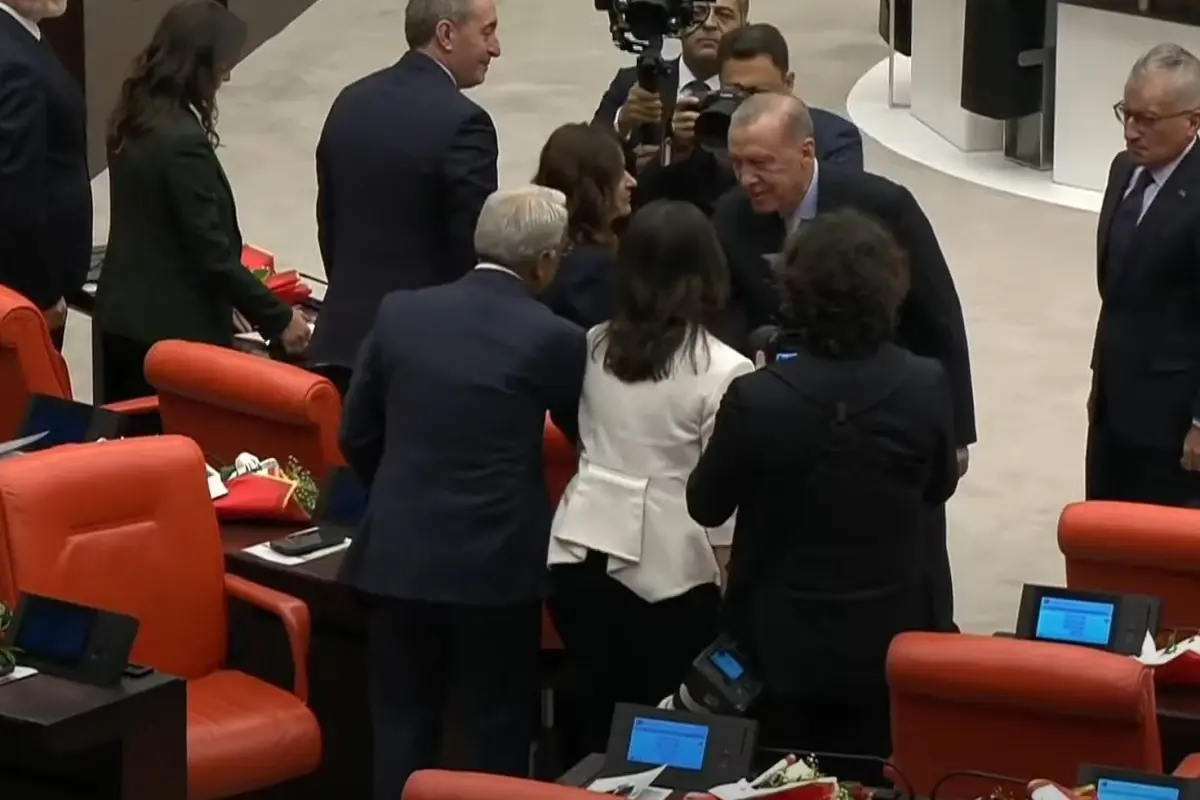 erdogan-kursuden-iner-inmez-dem-partililerle-19106192_1012_amp.jpg