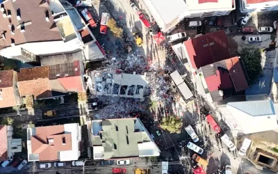 Kocaeli’de 6 Katlı Bina Çöktü, Kurtarma Çalışmaları Sürüyor