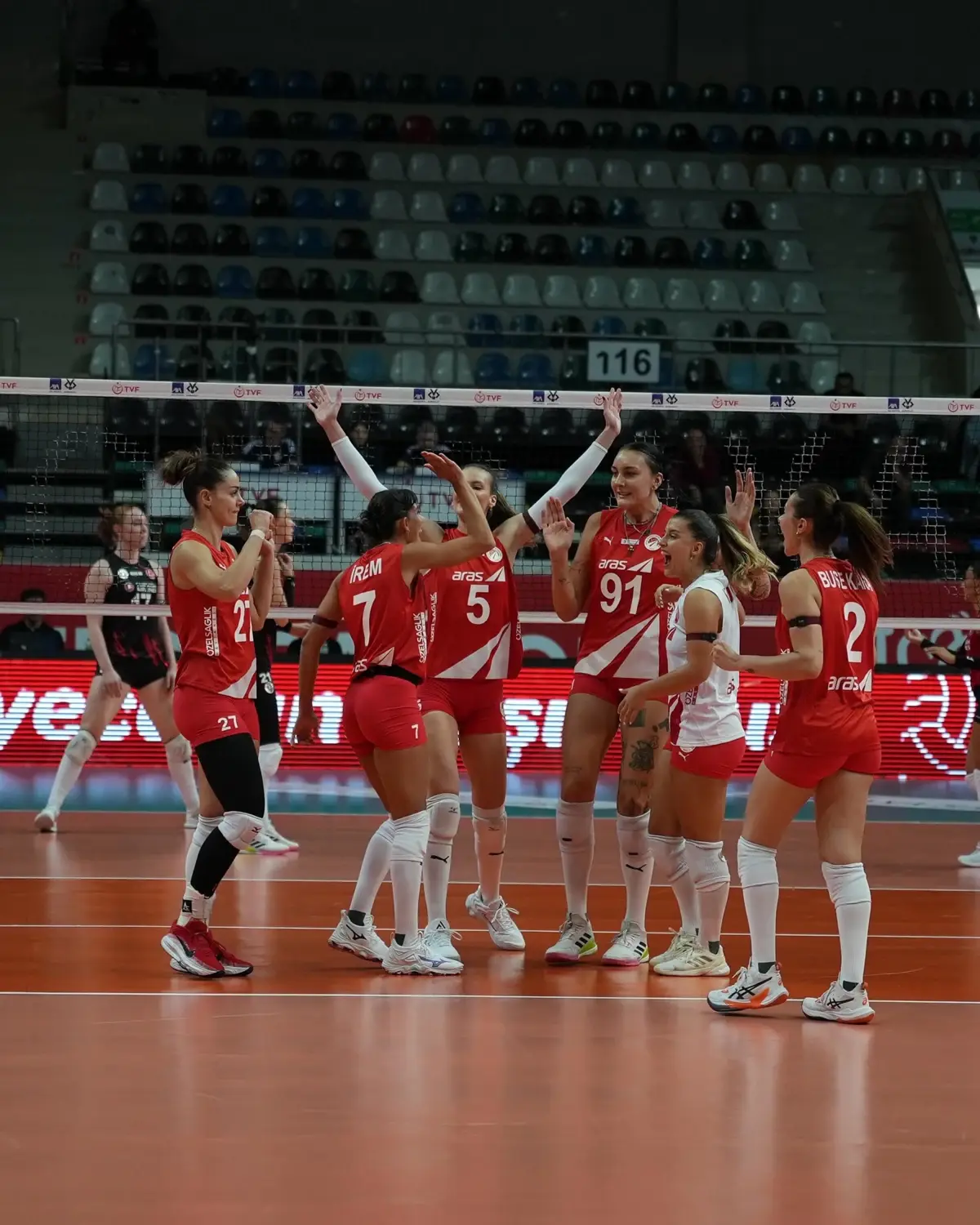 goztepe-ve-aras-spor-da-ceyrek-final-sevinci-19134666_amp.jpg
