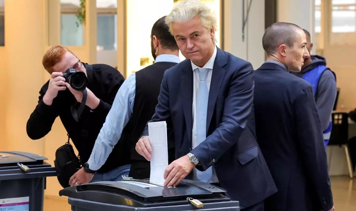 hollanda-secimleri-asiri-sagci-wilders-ile-so-19197761_amp.jpg