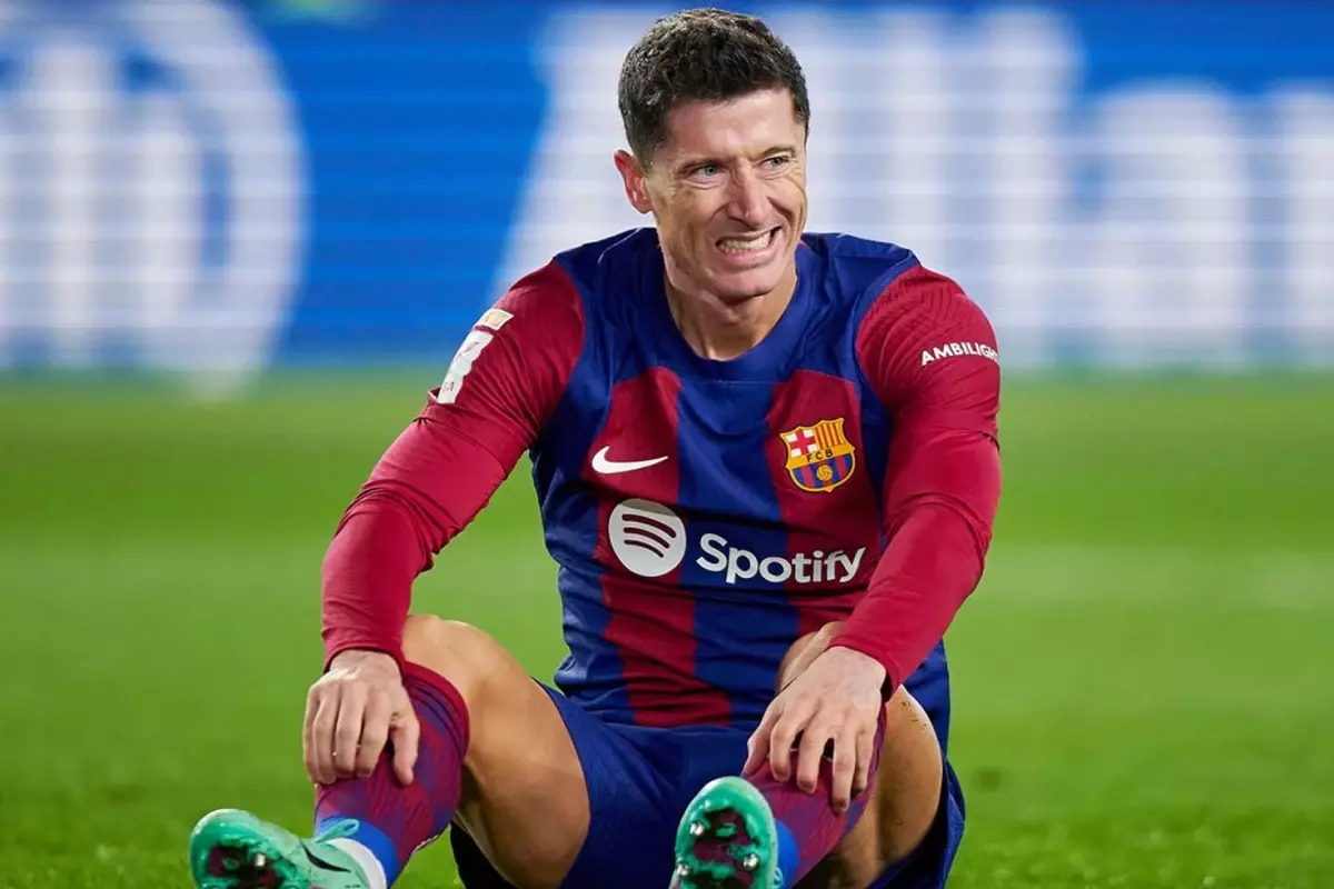 ismi-fenerbahce-ile-anilan-lewandowski-ye-buyuk-19147512_2482_amp.jpg