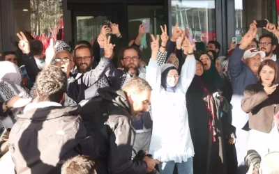 İstanbul’da İsrail’den dönen aktivistlere coşkulu karşılama