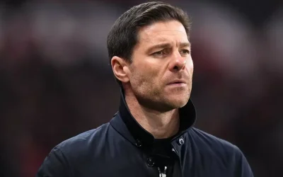 Real Madrid’de Xabi Alonso, galibiyet sonrası yıldızı tehdit etti.