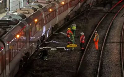 İngiltere’de Trende Bıçaklı Saldırı: Çok Sayıda Yaralı