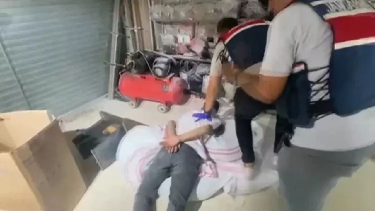 İstanbul'da Uyuşturucu Operasyonunda 9 Kişi Yakalandı