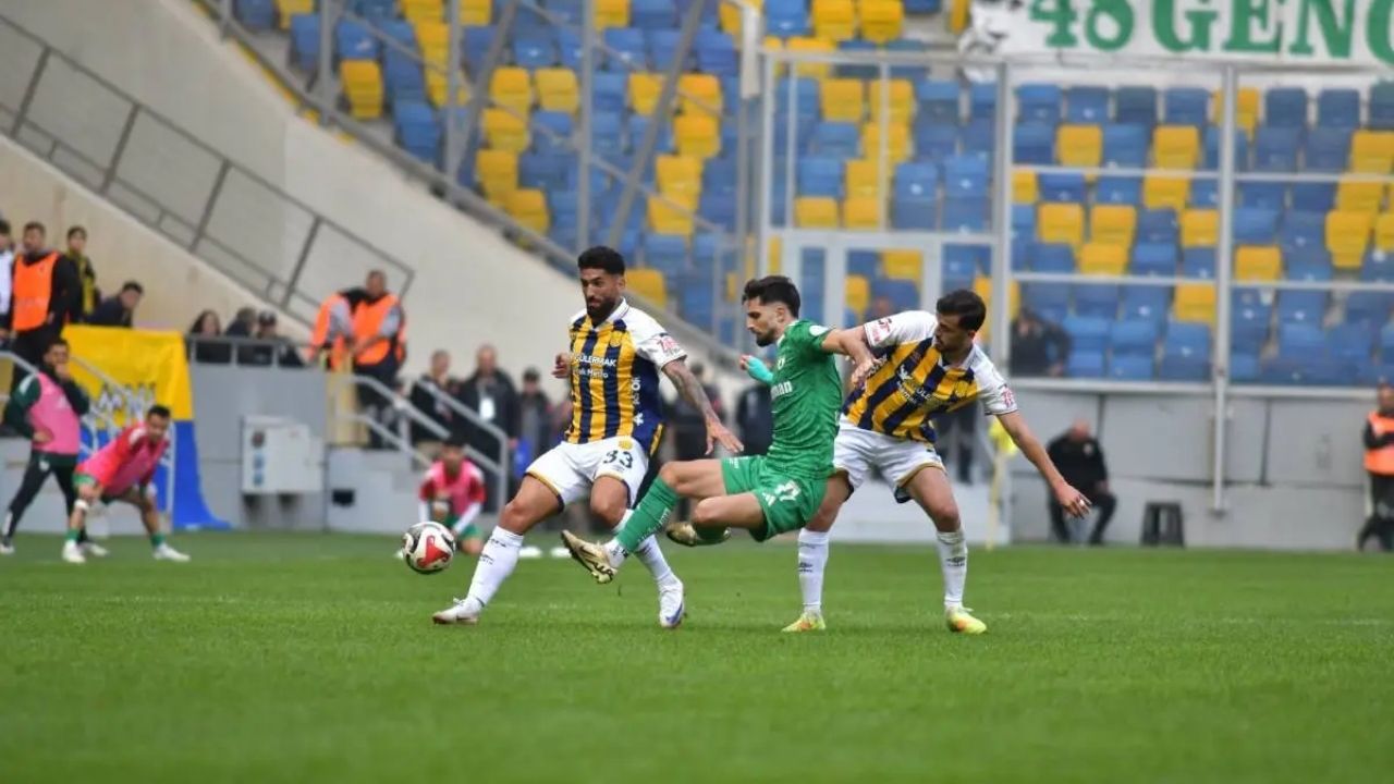 Muğlaspor, Ankaragücü'nü 1-0 mağlup ederek zirve yarışında!