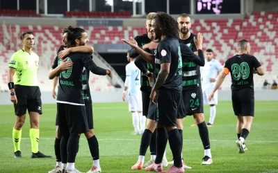 Serik Spor, Adana Demirspor’u 4-0 mağlup ederek farkı açtı.