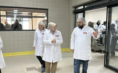 Tuğba Işık Ercan, Ezine’deki Peynir Fabrikasını Gezdi