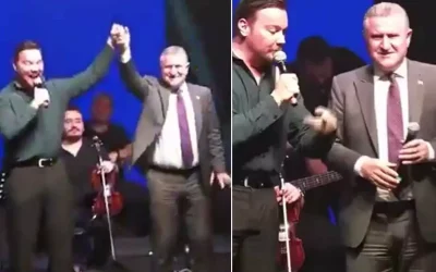 Bakan Osman Aşkın Bak ve Sinan Akçıl sahnede düet yaptı